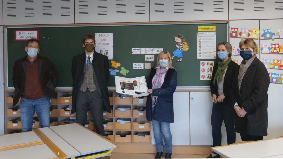 CO2 Ampeln für Klassenzimmer der Grundschule Rohrdorf übergeben